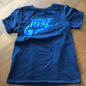 Nike tee